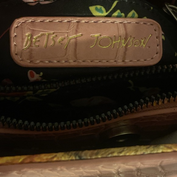 New Betsey Johnson Gigi‎ Satchel Pink Croc Faux Leather Top Handle Crossbody Bag - Picture 15 of 16